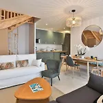 Maison Vue Sur Le Chenal Avec Toit Terrasse *