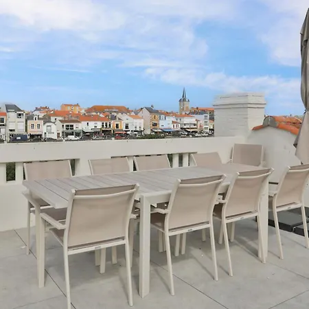 Maison Vue Sur Le Chenal Avec Toit Terrasse