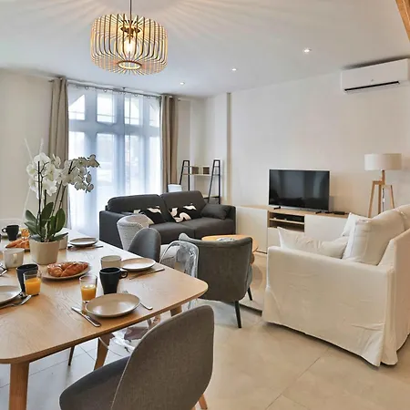 Maison Vue Sur Le Chenal Avec Toit Terrasse