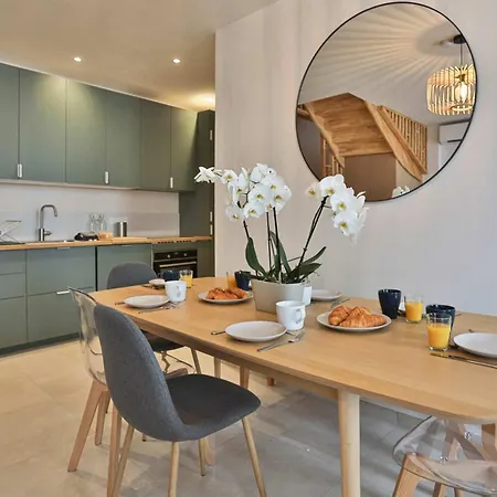 Maison Vue Sur Le Chenal Avec Toit Terrasse