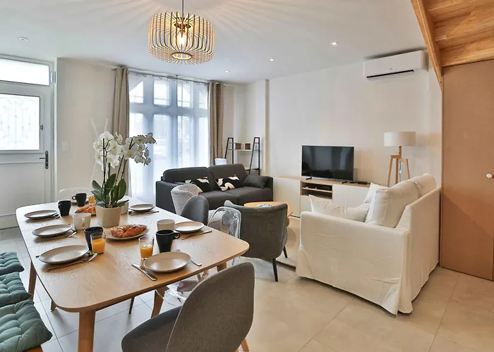 Maison Vue Sur Le Chenal Avec Toit Terrasse