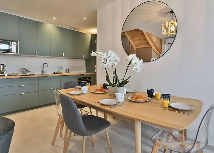 Maison Vue Sur Le Chenal Avec Toit Terrasse