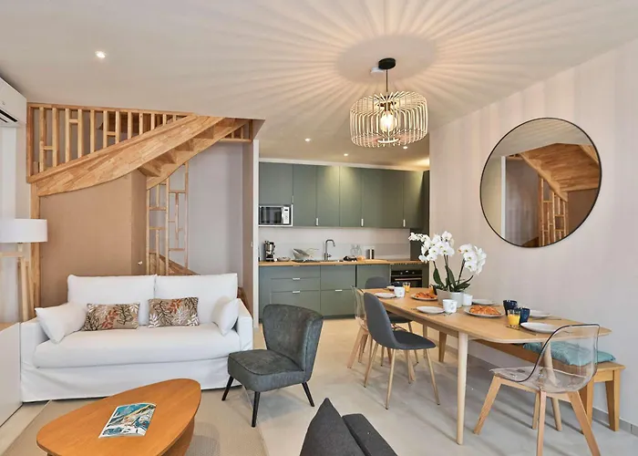 Maison Vue Sur Le Chenal Avec Toit Terrasse